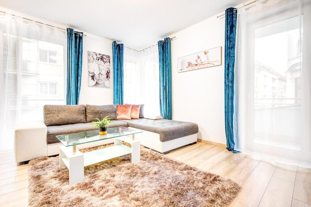 Modern Apartment With Free Garage And Balcony In The Downtown Будапешт Экстерьер фото