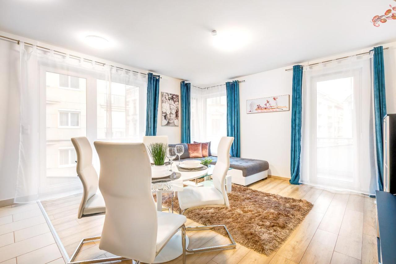 Modern Apartment With Free Garage And Balcony In The Downtown Будапешт Экстерьер фото