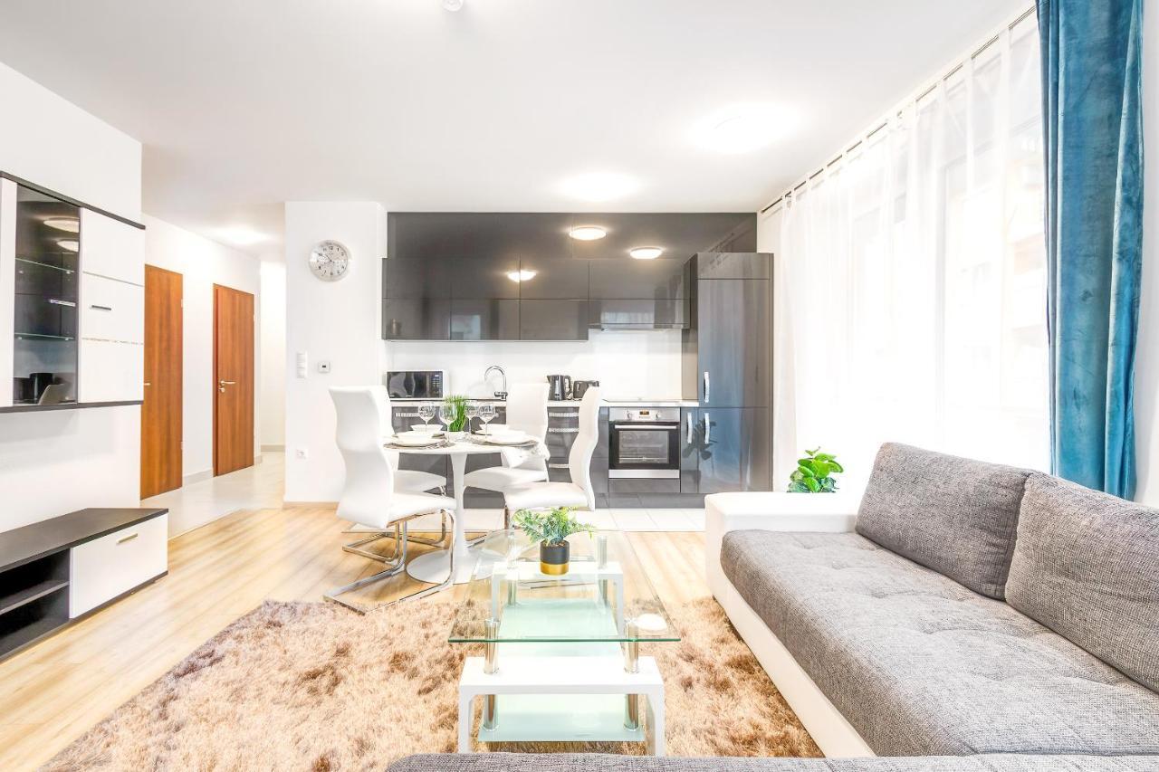Modern Apartment With Free Garage And Balcony In The Downtown Будапешт Экстерьер фото
