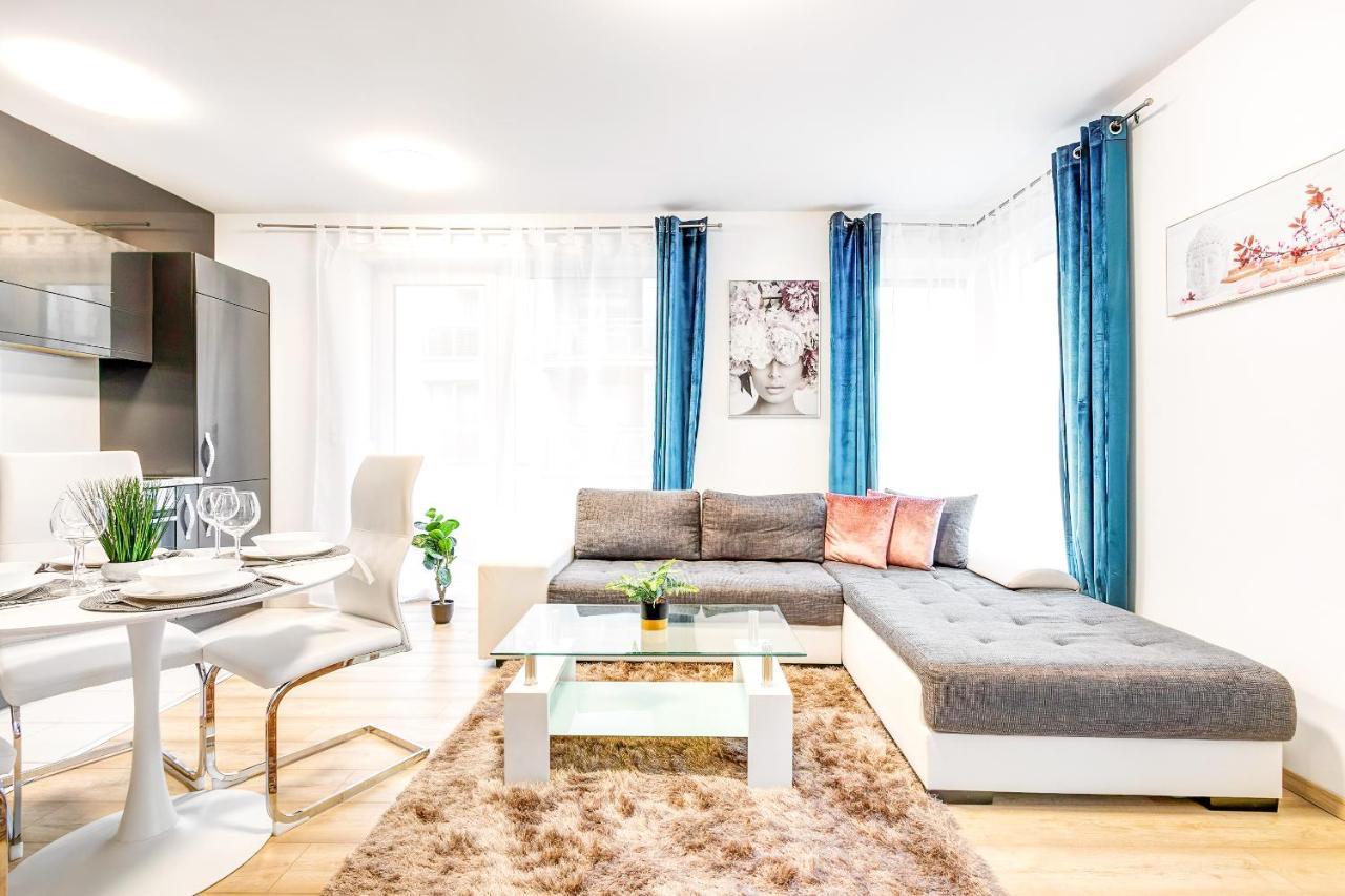 Modern Apartment With Free Garage And Balcony In The Downtown Будапешт Экстерьер фото