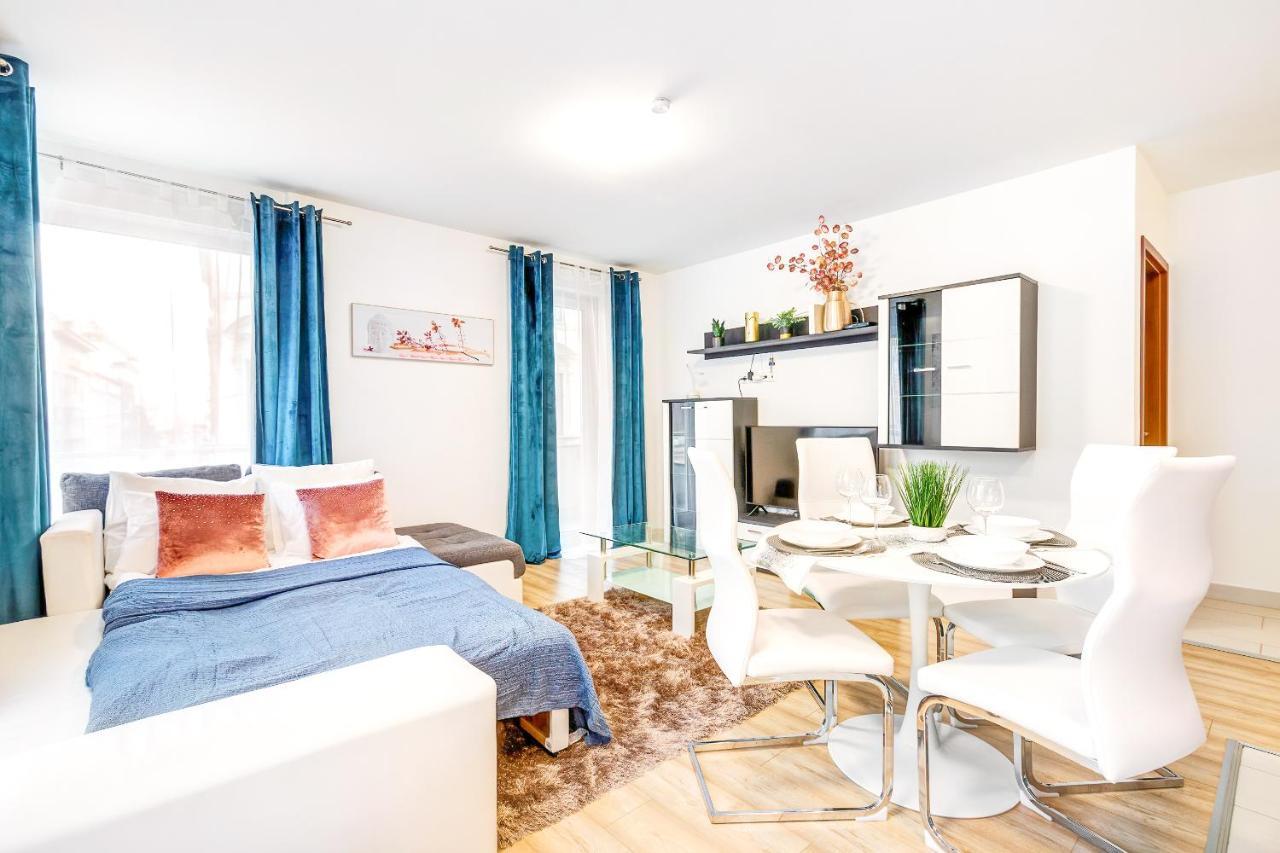 Modern Apartment With Free Garage And Balcony In The Downtown Будапешт Экстерьер фото